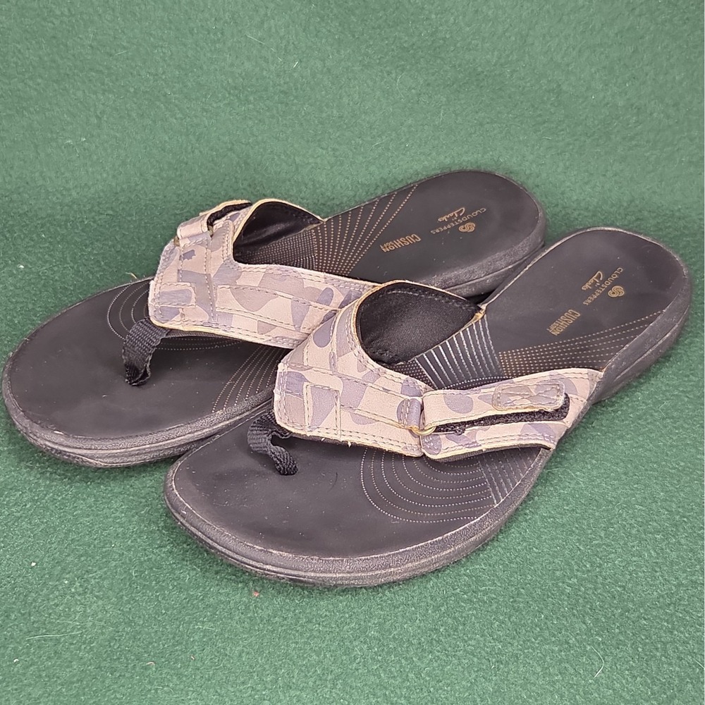 Clarks CloudSteppers Black Camo Flip Flop Sandals Pool Beach Shoes Womens Size 8